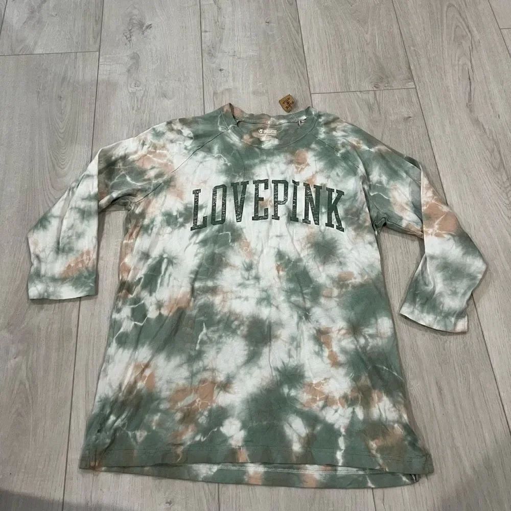 Pink long sleeve shirt size M